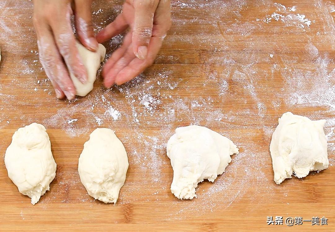 红薯做面食怎样做好吃又简单，红薯饼用面粉的做法-5