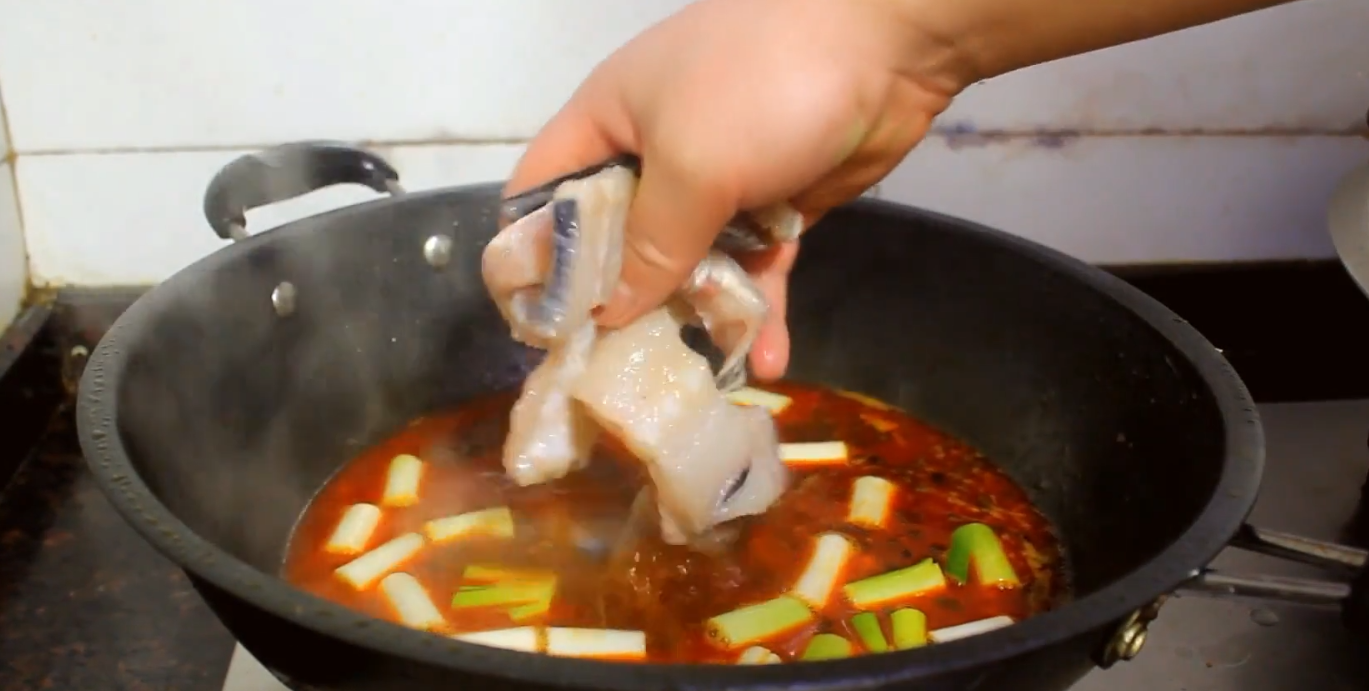 重庆麻辣水煮鱼的做法（家庭水煮鱼的简单做法）-8