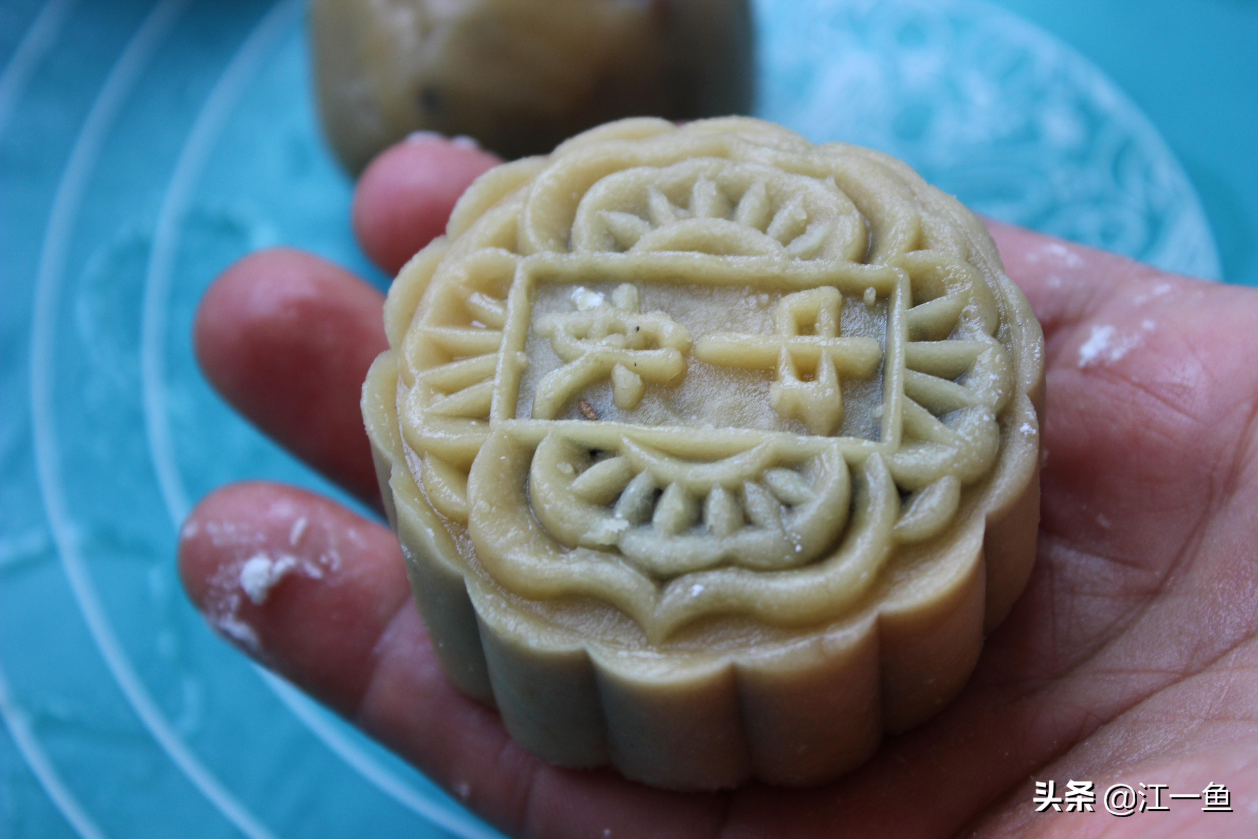 广式月饼皮的做法及配方（怎样做广式五仁月饼）-11