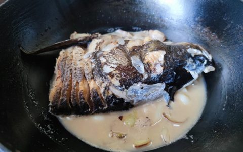 什么鱼比较适合做鱼汤 鱼汤加什么食材最好吃？