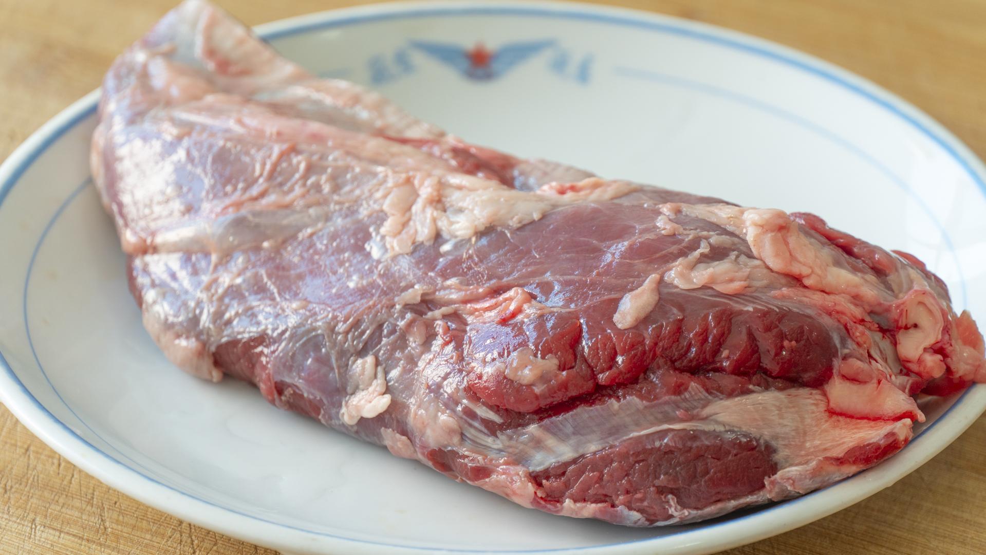 五香牛肉的做法最正宗的做法（五香牛肉怎么腌制方法）-5
