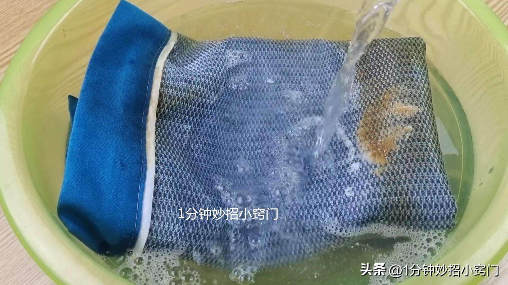 枕套发黄如何洗白（小妙招分享）-7