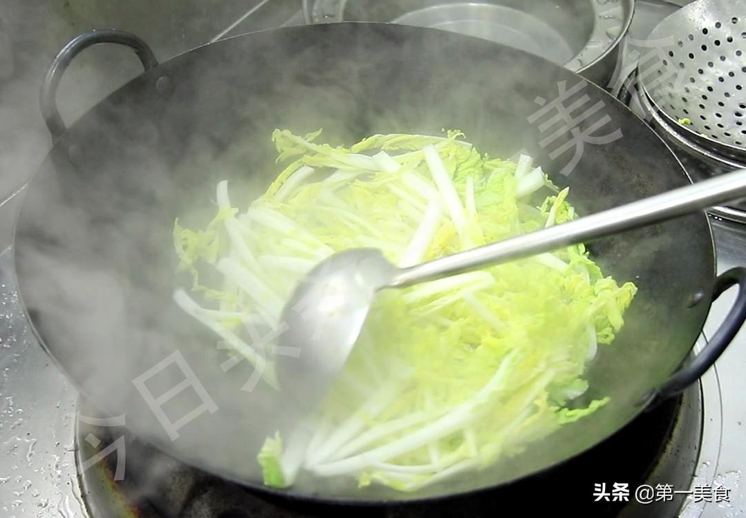 白菜怎么做好吃家常菜（炒大白菜的家常做法）-6