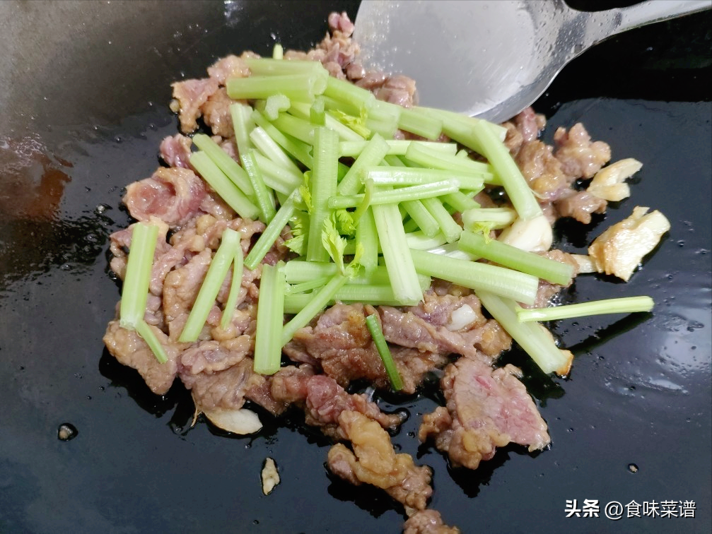 年夜饭的做法大全家常炒菜（年夜饭炒什么菜好）-4