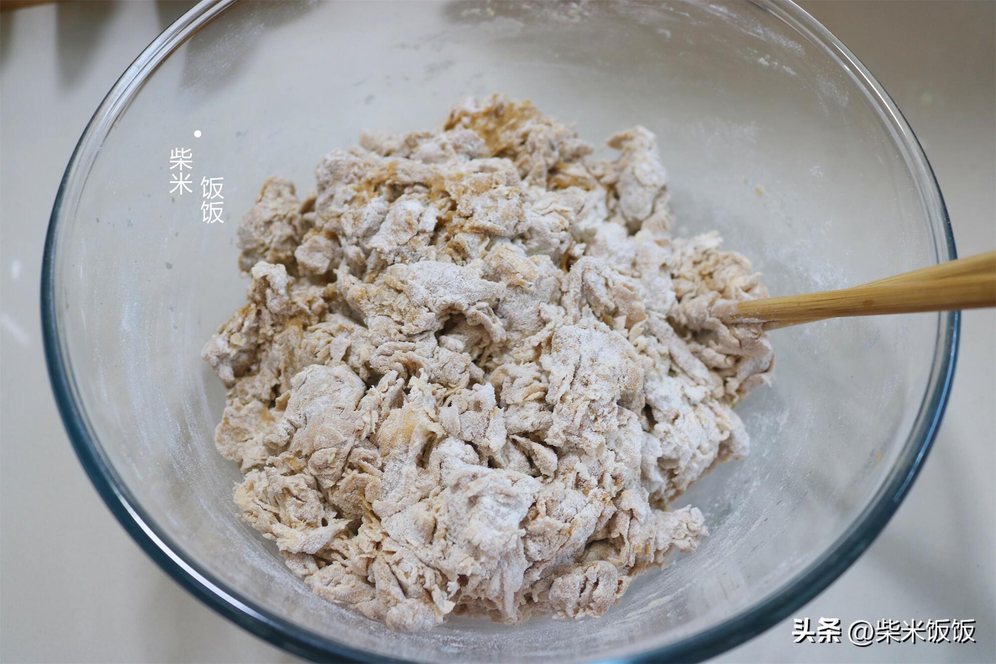 红糖馒头怎么做法好吃 正宗的红枣馒头的做法-4