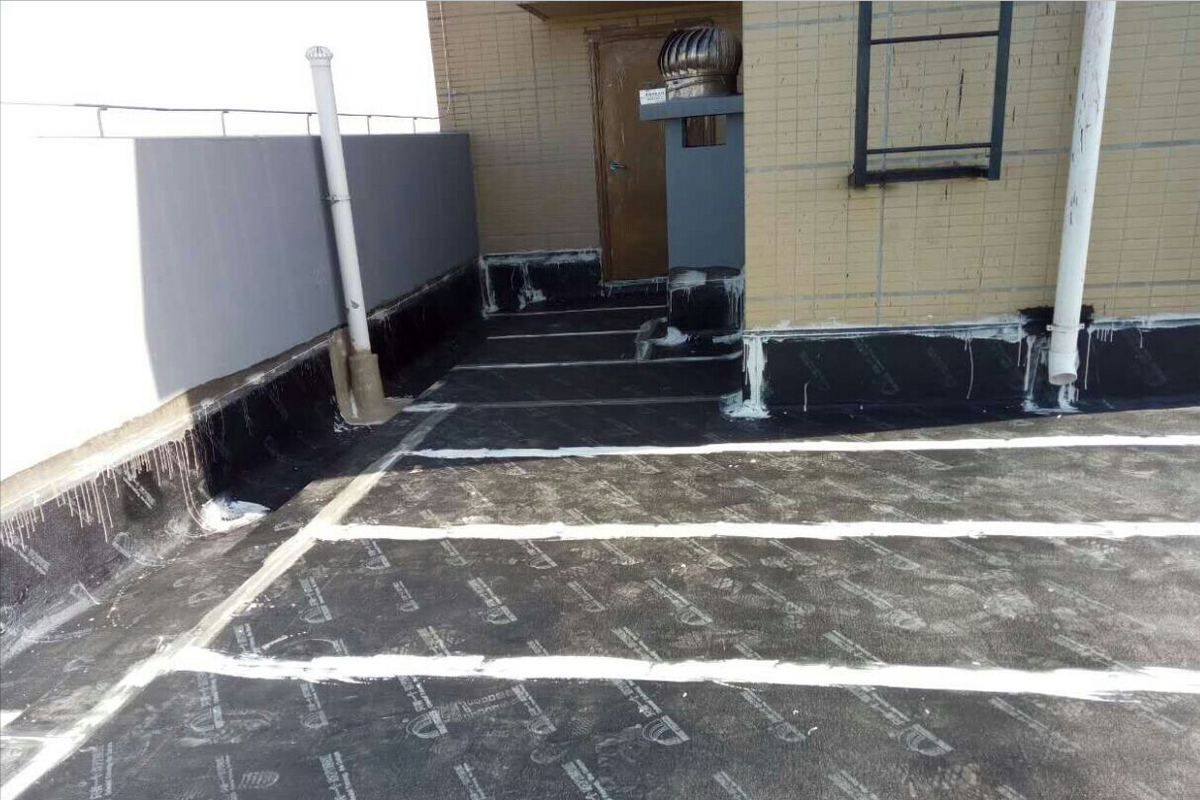 屋顶漏水做防水多少钱一平方 沥青屋顶防水多少钱一平方-1