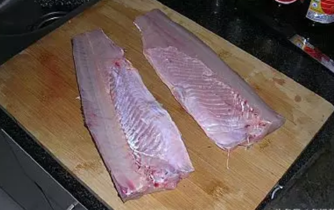 麻辣水煮鱼片的家常做法，正宗川菜酸水煮鱼制作流程-6