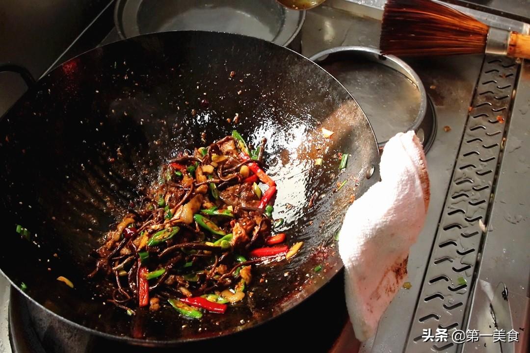 干锅茶树菇的家常吃法（饭店干锅茶树菇的做法）-7