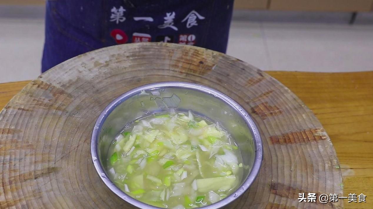 饺子馆的馅料有哪些 芹菜猪肉饺子馅配方大全-3