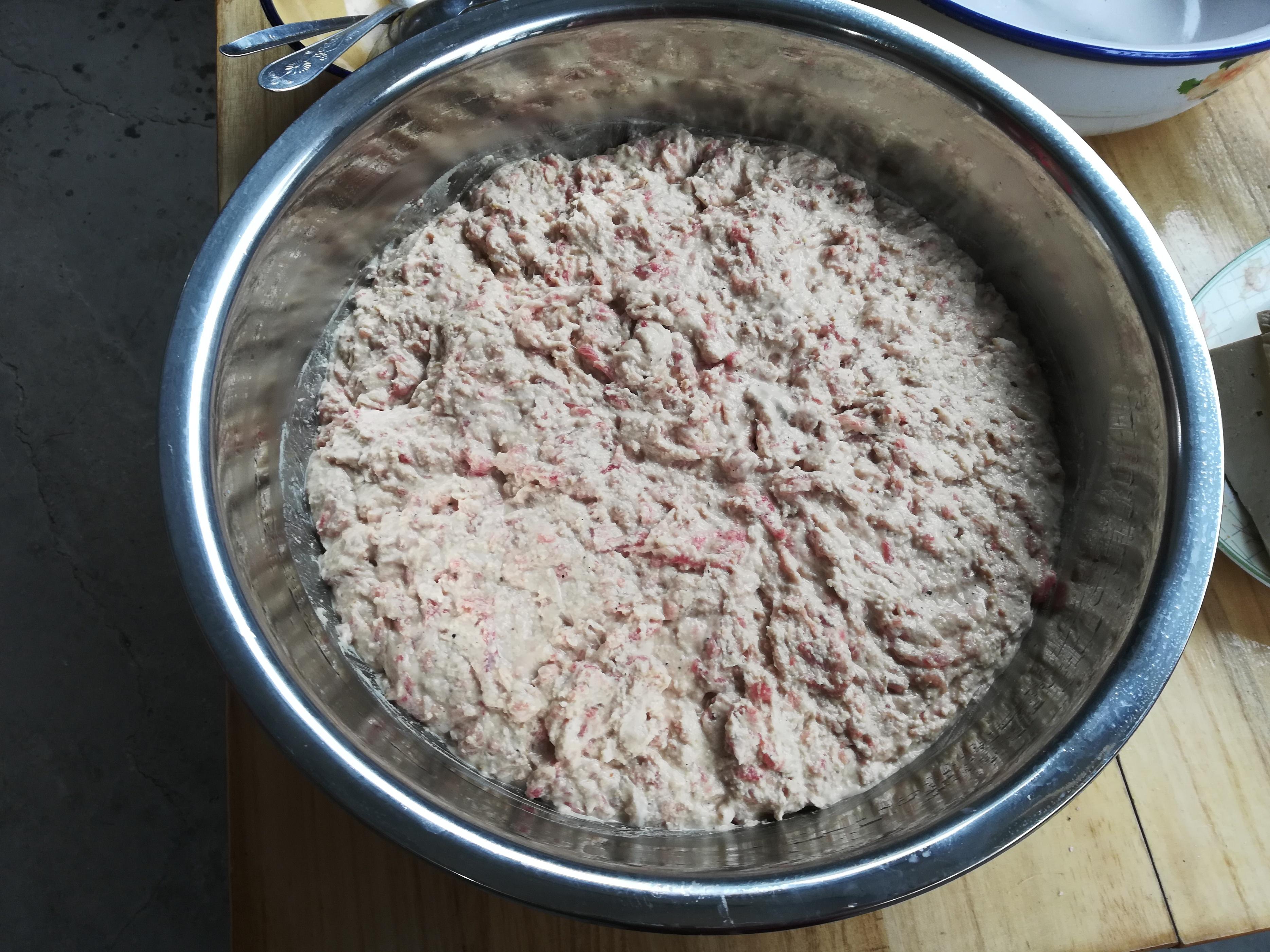 炸牛肉丸子的做法家常_油炸牛肉丸子的制作方法及配方-7