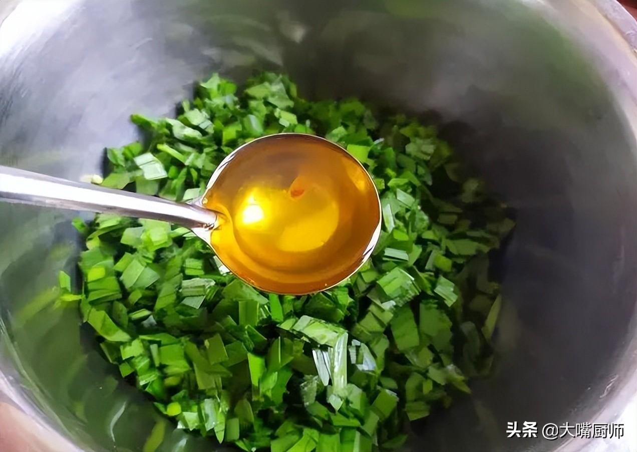 包韭菜饺子放什么调料 包韭菜饺子怎么做馅-3