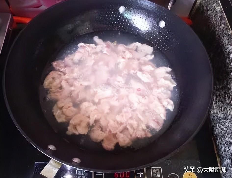 四川水煮肉片的家常做法 （水煮肉片需要哪些食材）-6