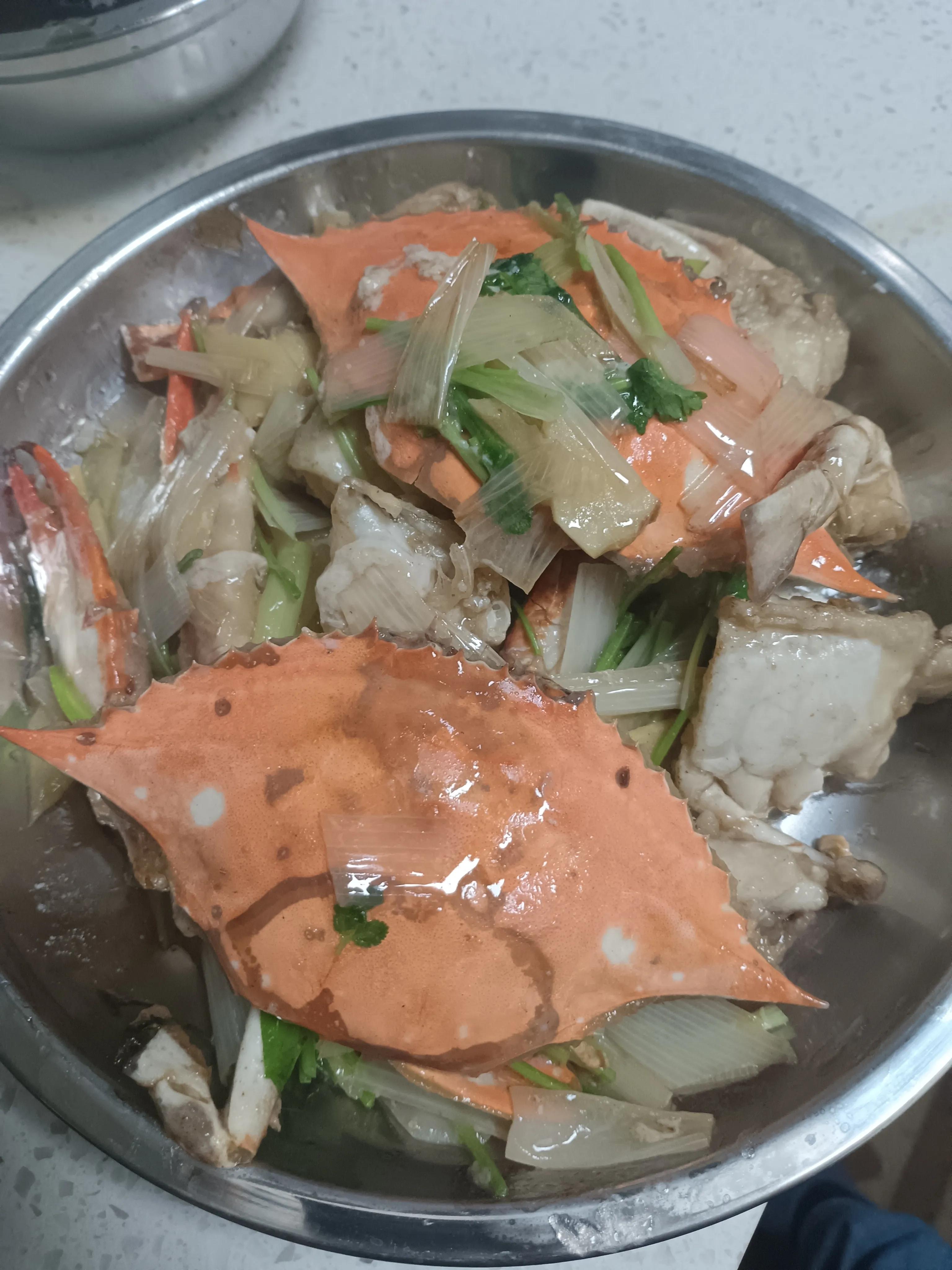 爆炒小螃蟹怎么做好吃（爆炒小螃蟹）-1