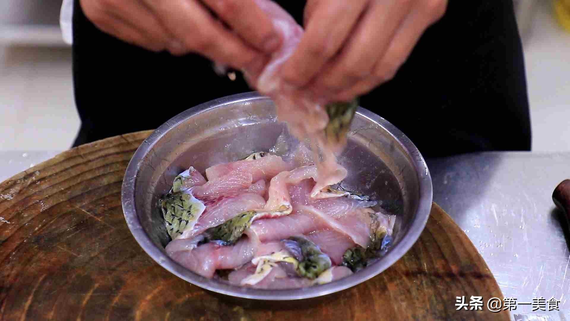 请教酸菜鱼的做法 怎样做酸菜鱼?-5