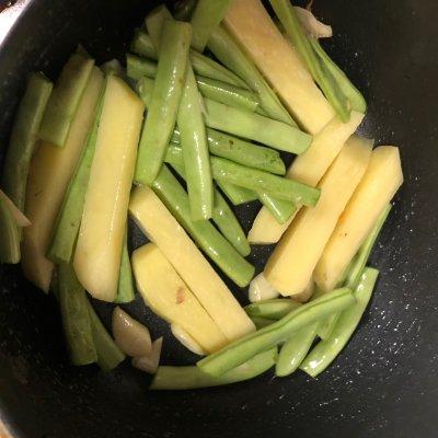 刀豆烧土豆怎么做好吃（土豆炒刀豆的家常做法）-5