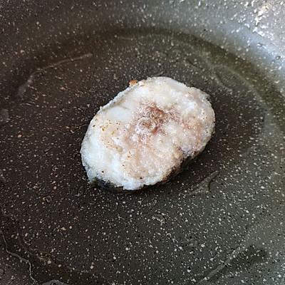 香煎鳕鱼怎么做（最简单煎银鳕鱼的做法窍门）-5