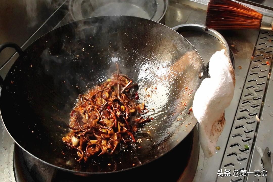干锅茶树菇的家常吃法（饭店干锅茶树菇的做法）-6