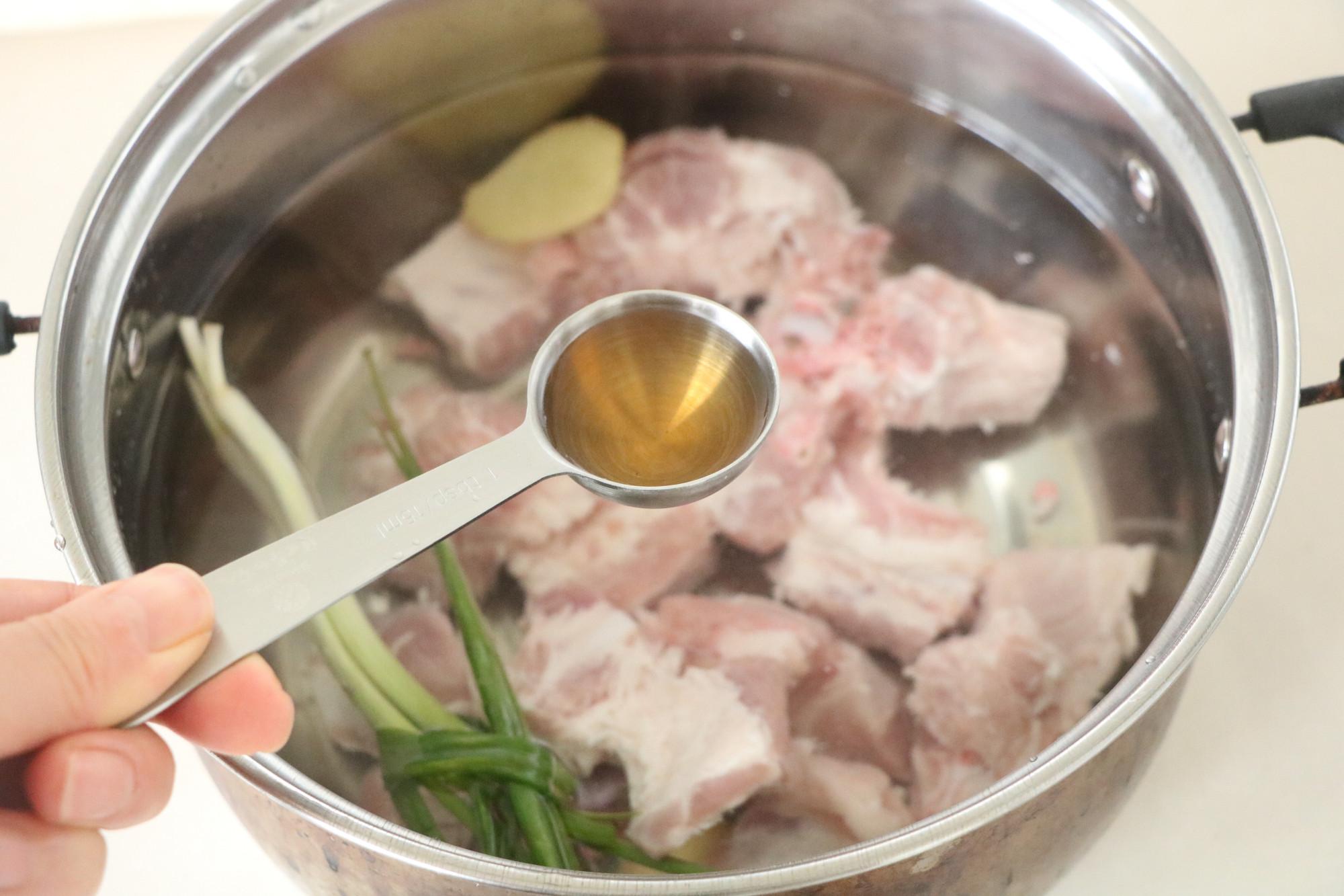排骨白萝卜煲汤的做法（萝卜排骨汤要炖多久）-5