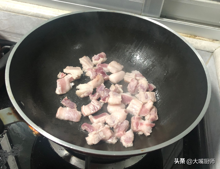 豆角炒肉的做法家常菜（清炒豆角怎么做好吃）-6