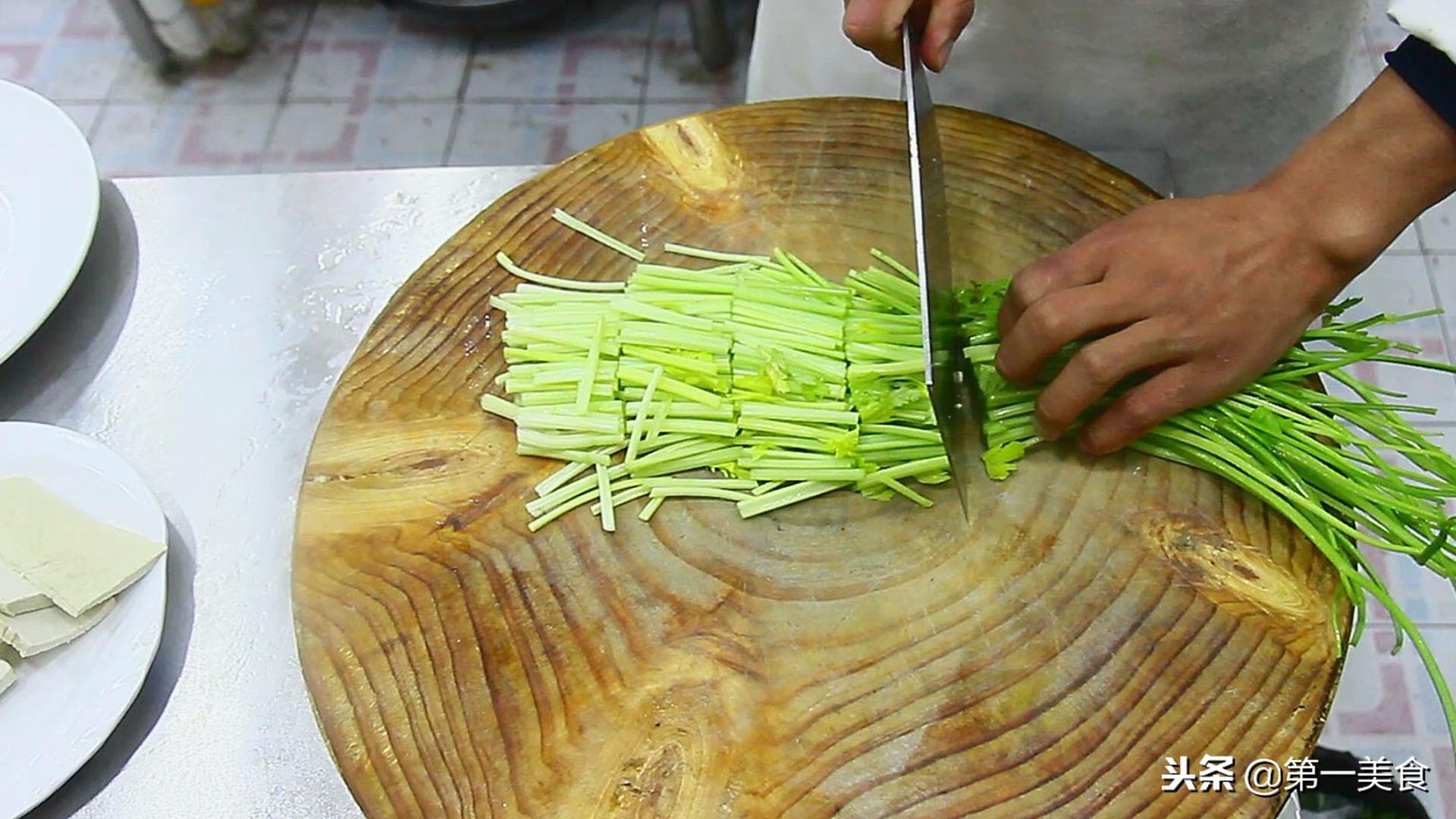 豆腐干炒芹菜家常做法，芹菜炒豆腐干怎么做好吃？-3