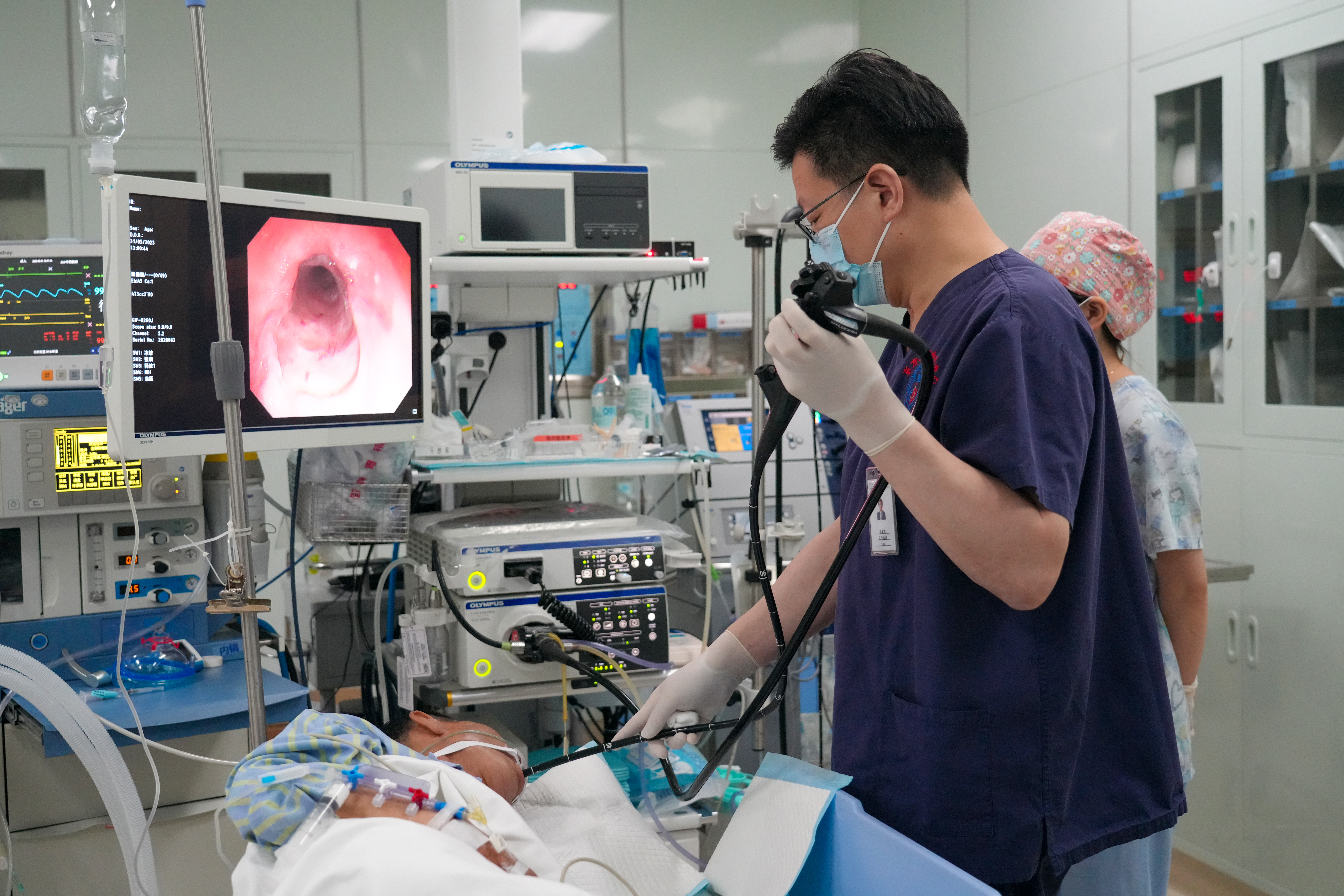 上海医生研发自控式水囊植入术解决食道癌术后进食难题