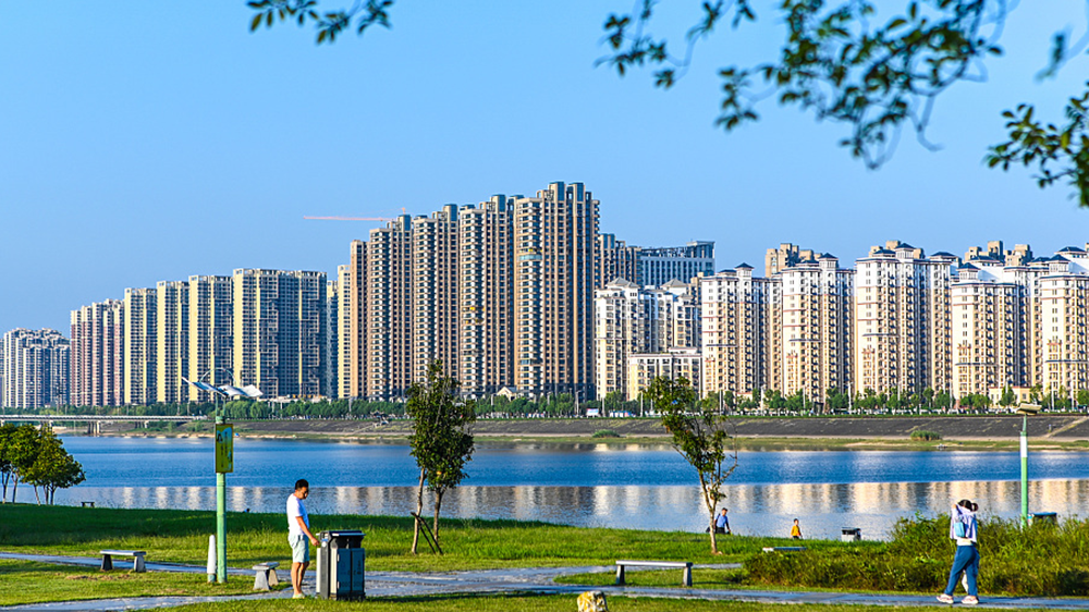 楼市复苏动力减弱,限购等这类房地产调整的行政手段应适时优化调整