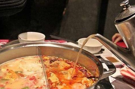 吃火锅总被服务员频繁询问“要不要加汤”?是有特殊含义的